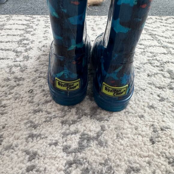 LIGHT UP Western Chief Shark Rainboots Toddler Size 12 - Picture 3 of 7